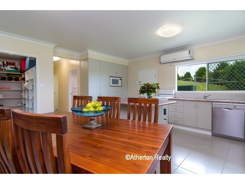 11 Bruce Rd, Yungaburra QLD 4884