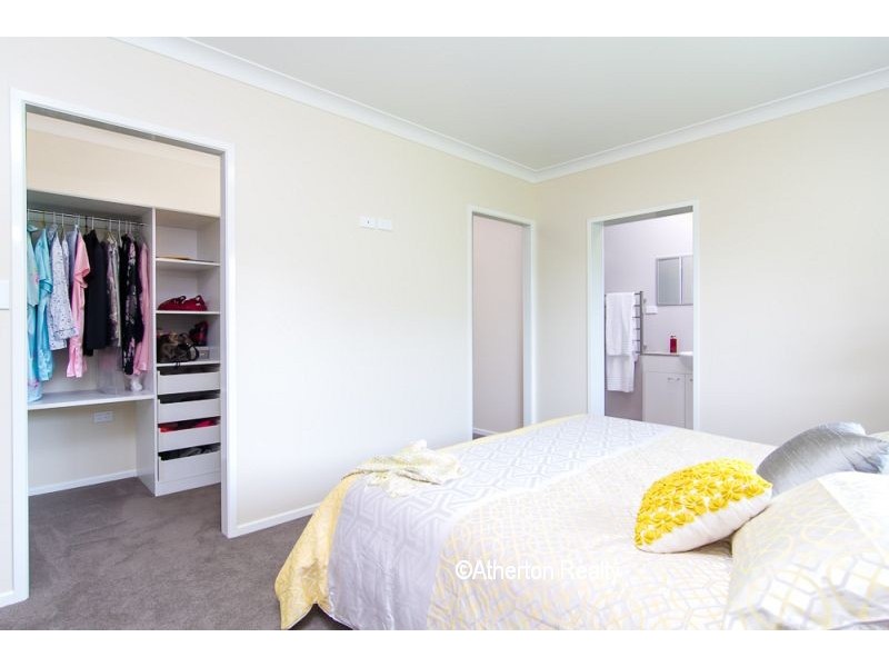 11 Bruce Rd, Yungaburra QLD 4884