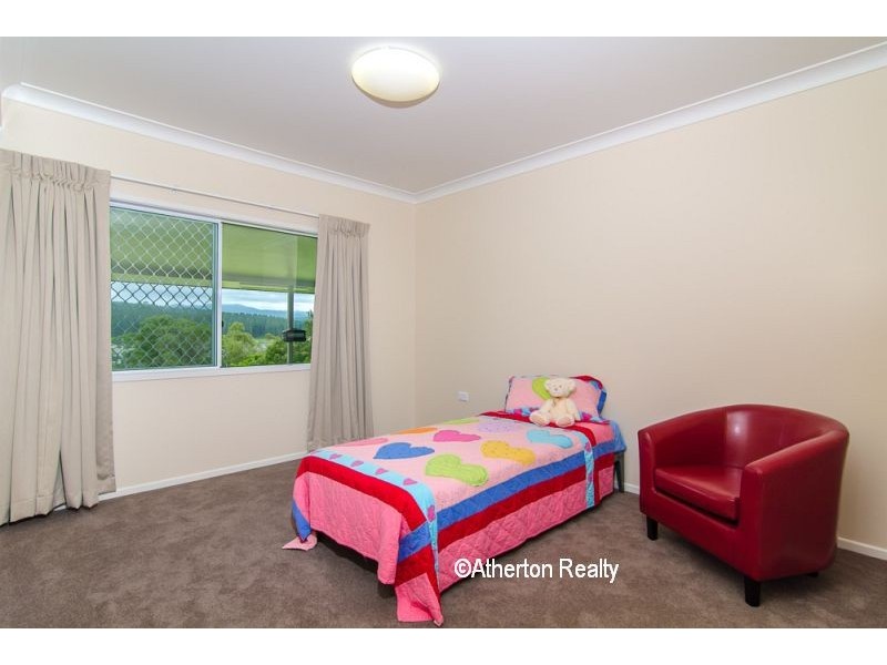 11 Bruce Rd, Yungaburra QLD 4884