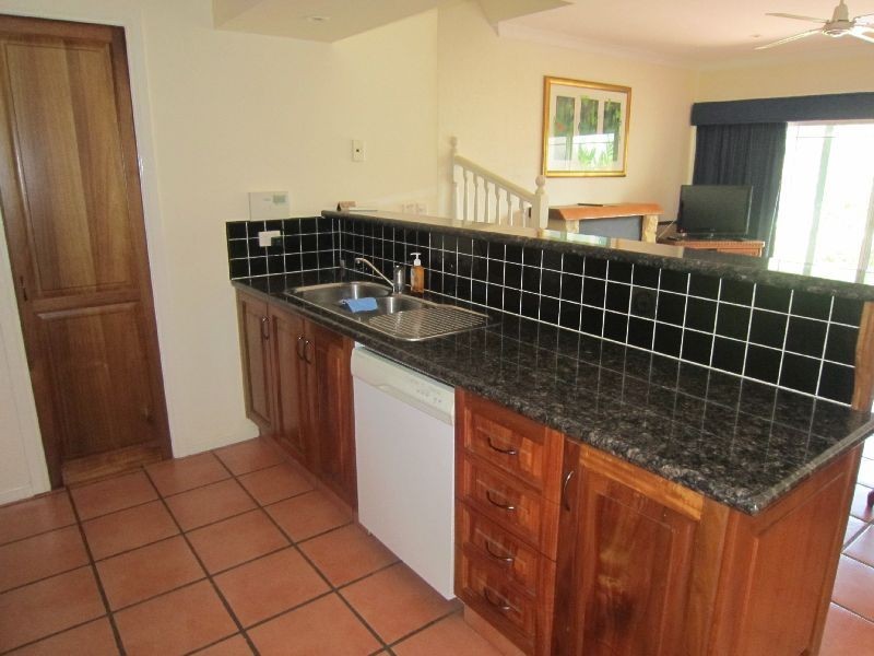 28 Barron St, Tinaroo QLD 4872