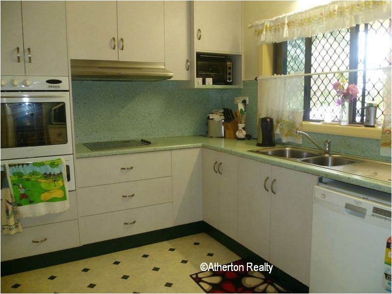 7 Stotter Rd, Stoters Hill QLD 4860