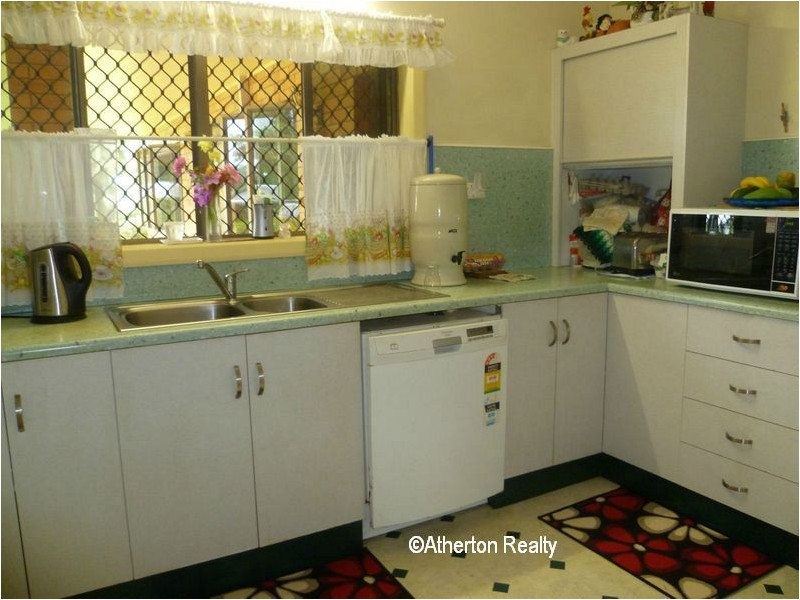 7 Stotter Rd, Stoters Hill QLD 4860