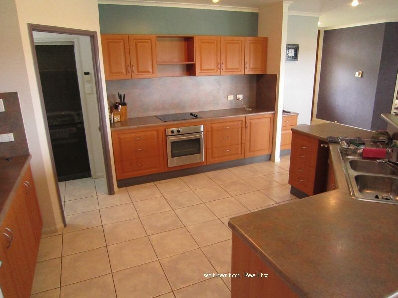 4 Foley Cl, Atherton QLD 4883
