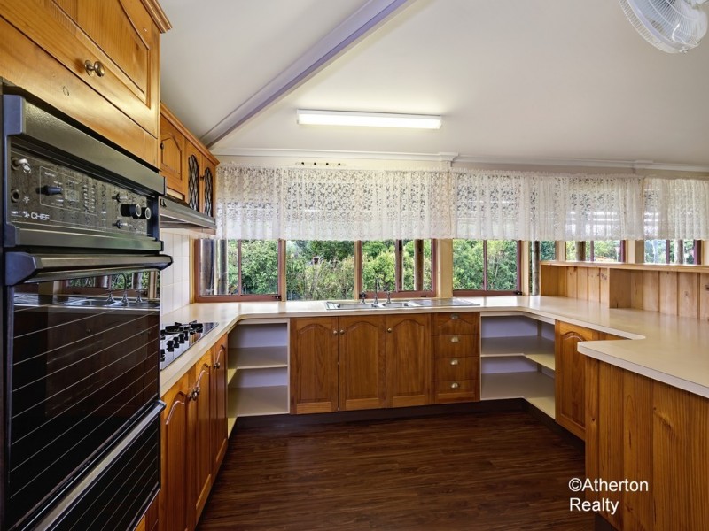 26 Eacham Rd, Yungaburra QLD 4884