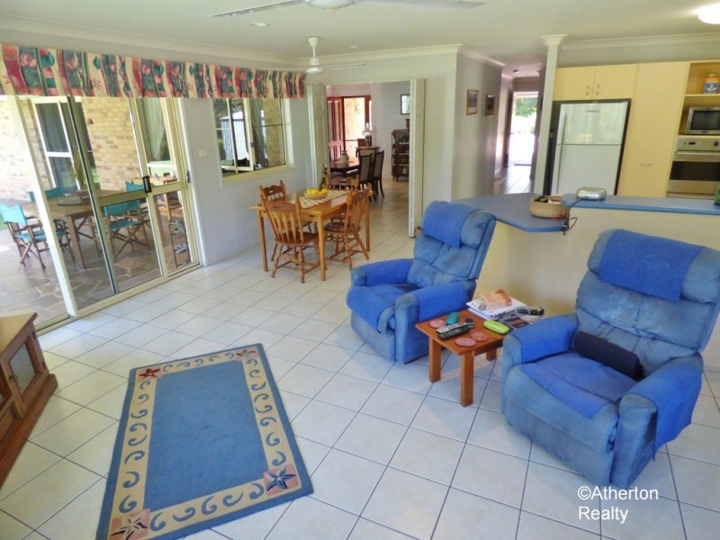 52 Rankine Dr, Tolga QLD 4882