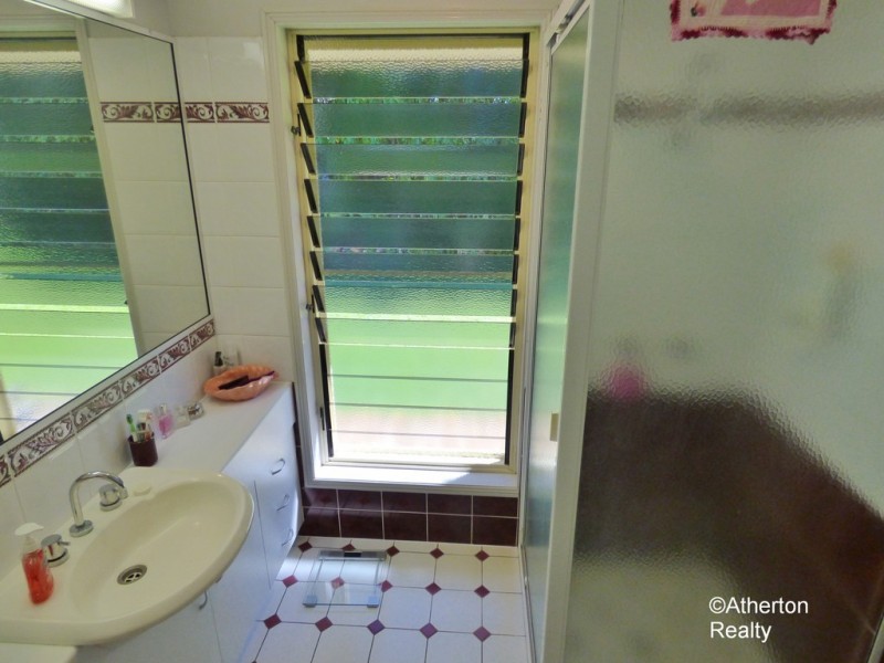 52 Rankine Dr, Tolga QLD 4882