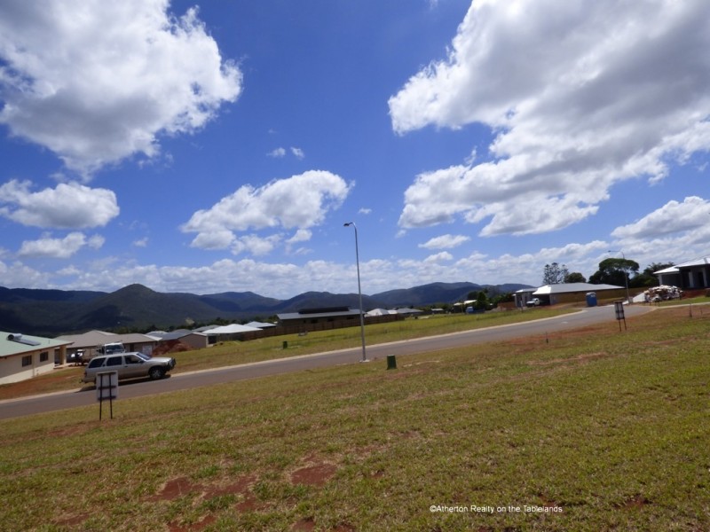 23 Lavender Cres, Pleasant View, Atherton QLD 4883