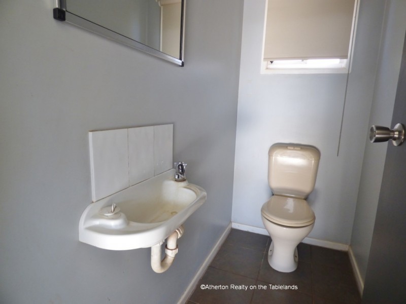 17 Marion St, Tolga QLD 4882
