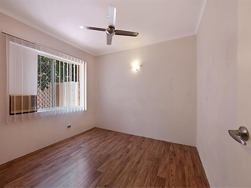 2/27 Philp Street, Hermit Park QLD 4812