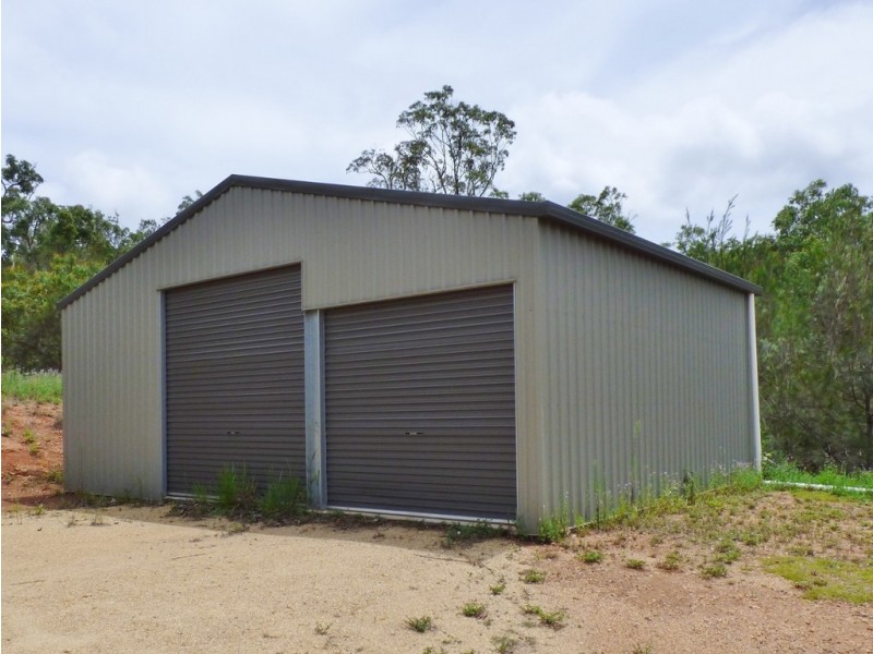 10 Eden Drive, Tinaroo QLD 4872