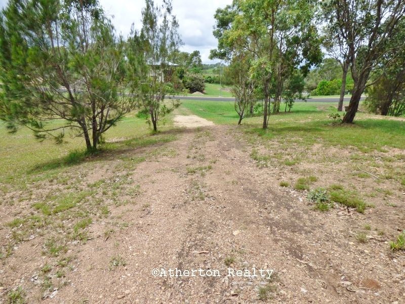 10 Eden Drive, Tinaroo QLD 4872