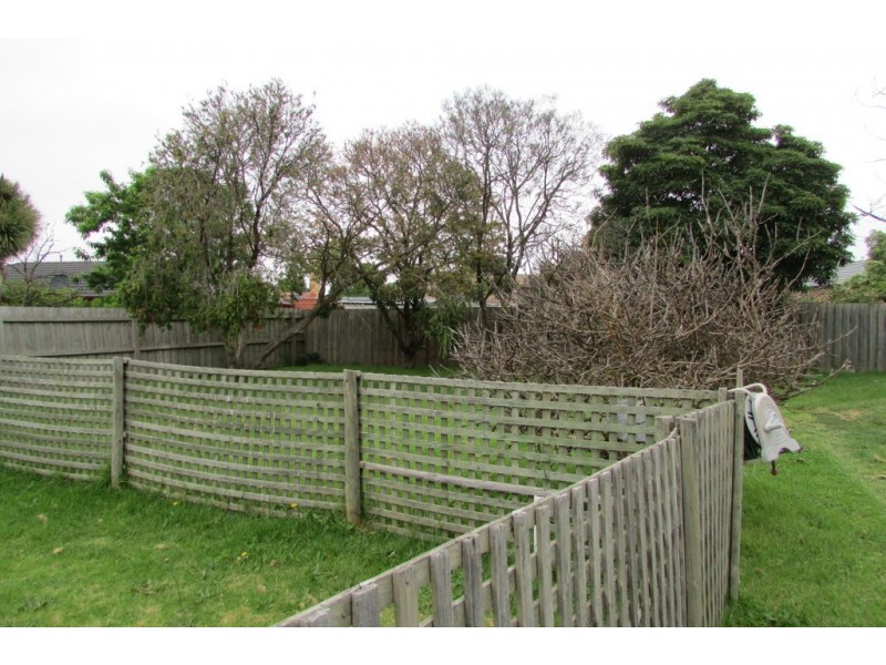 18 Latham Crescent, Dandenong North VIC 3175