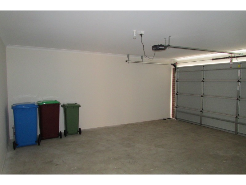 30 Yellow Robin Circuit, Cranbourne East VIC 3977