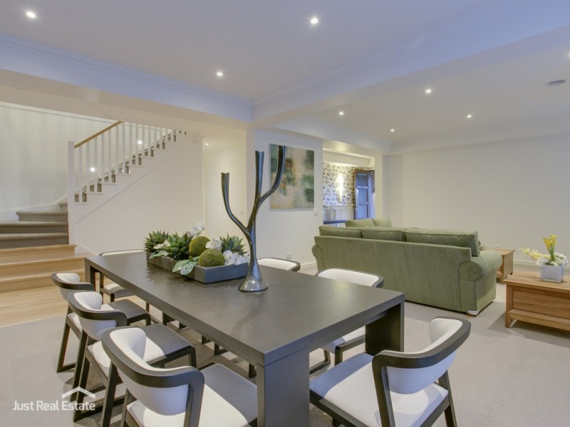 50 Flowerbloom Crescent, Clyde North VIC 3978