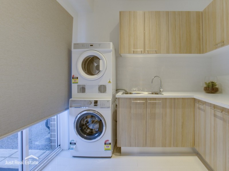 50 Flowerbloom Crescent, Clyde North VIC 3978