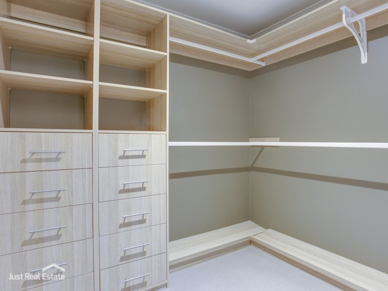 50 Flowerbloom Crescent, Clyde North VIC 3978