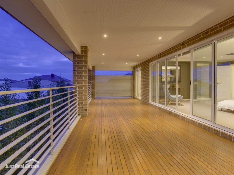 50 Flowerbloom Crescent, Clyde North VIC 3978