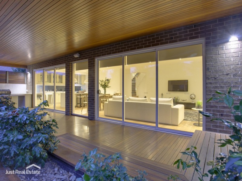 50 Flowerbloom Crescent, Clyde North VIC 3978