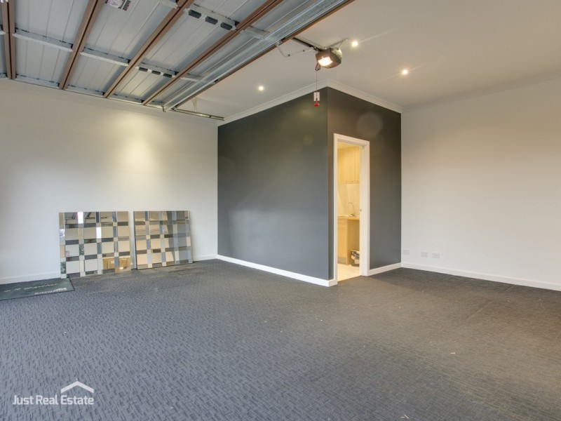 50 Flowerbloom Crescent, Clyde North VIC 3978