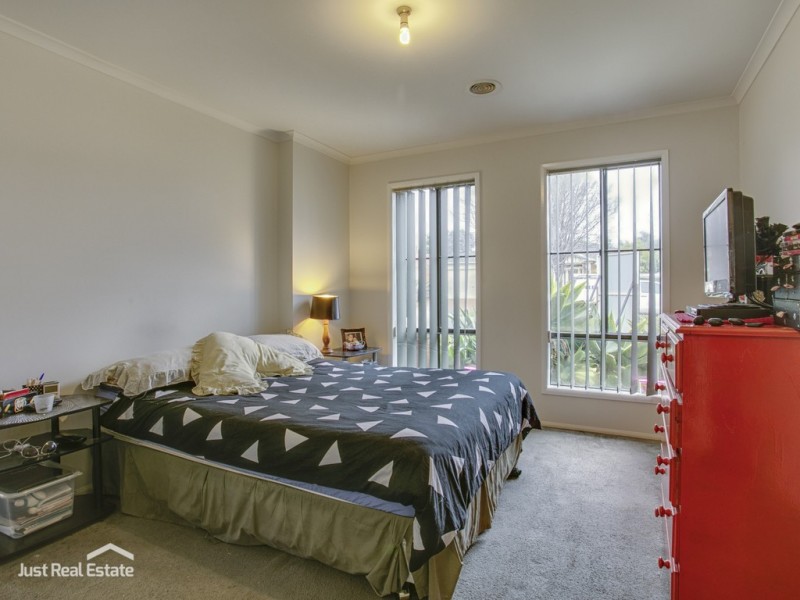 4 PARNELL COURT, Cranbourne West VIC 3977