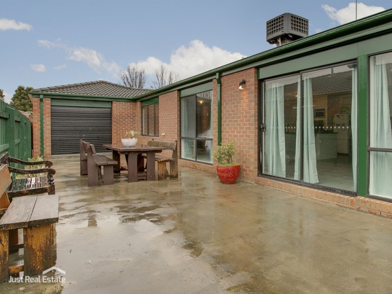 4 PARNELL COURT, Cranbourne West VIC 3977