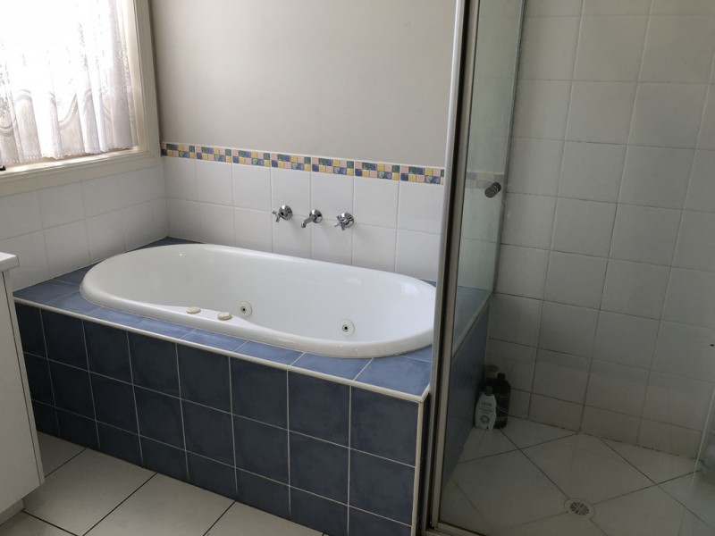 31 Ernest Crescent, Narre Warren South VIC 3805