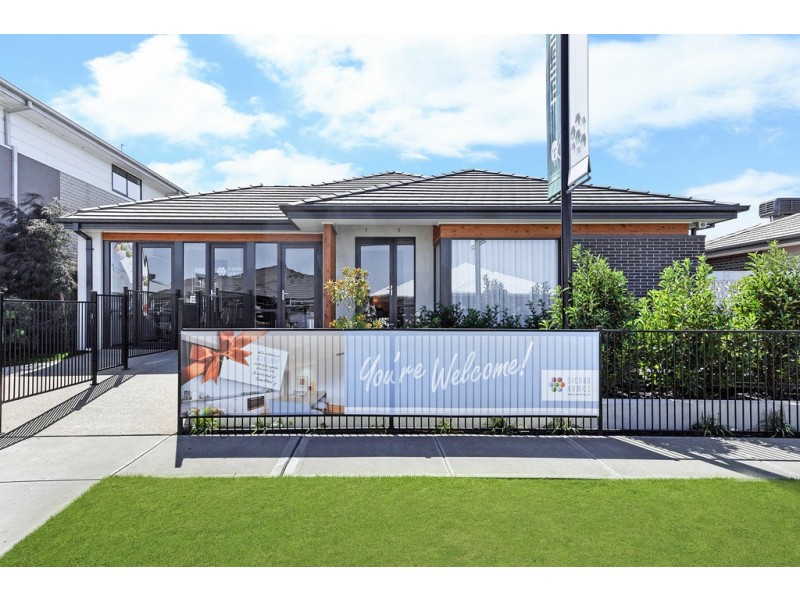 16 Lucinda Lane, Cranbourne North VIC 3977