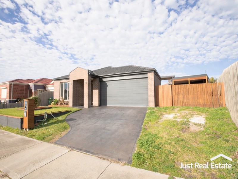 43 Ebony Street, Cranbourne VIC 3977