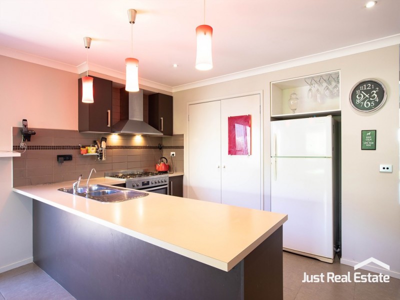 43 Ebony Street, Cranbourne VIC 3977