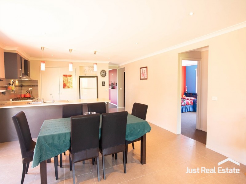 43 Ebony Street, Cranbourne VIC 3977