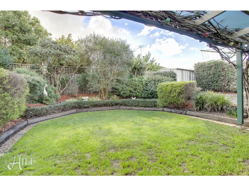 11 Bertrand Close, Berwick VIC 3806