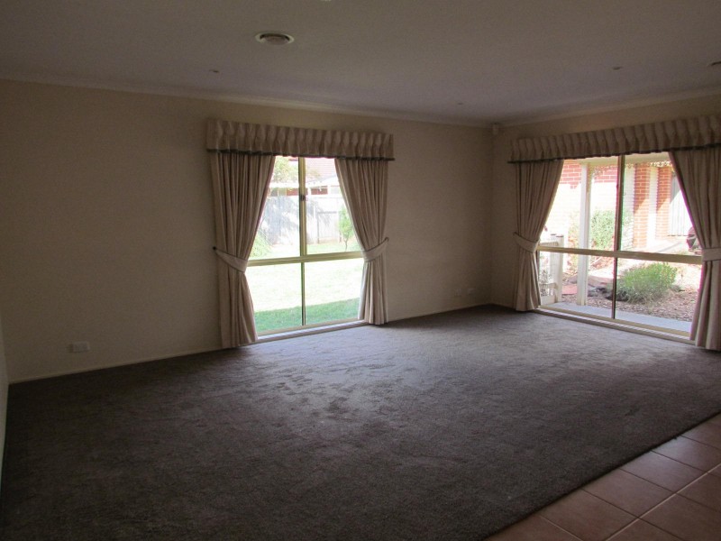 4 Yalumba Court, Berwick VIC 3806