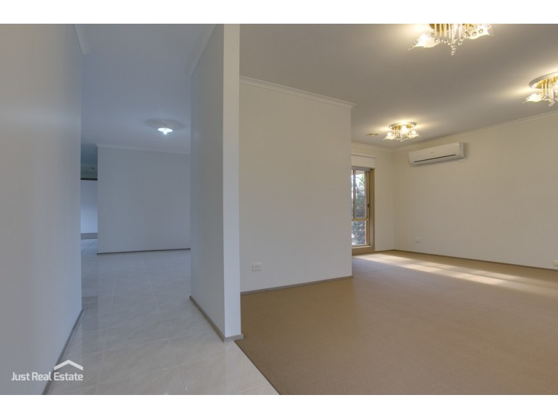 2 Mondous Court, Berwick VIC 3806