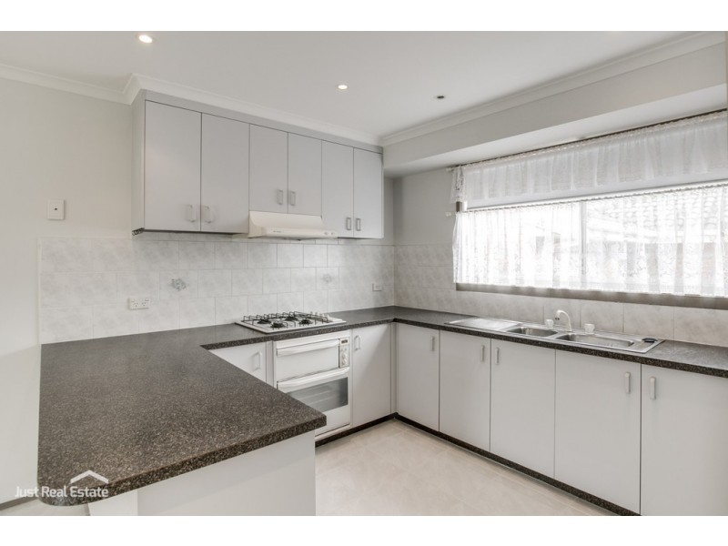 2 Mondous Court, Berwick VIC 3806