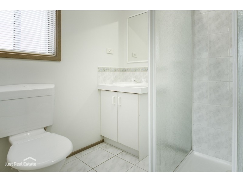 2 Mondous Court, Berwick VIC 3806