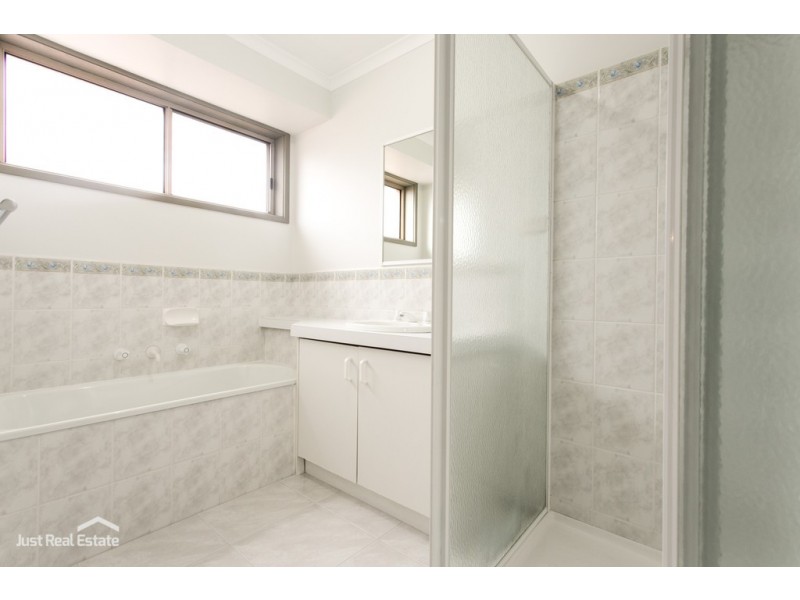 2 Mondous Court, Berwick VIC 3806