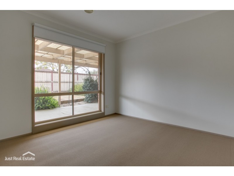 2 Mondous Court, Berwick VIC 3806
