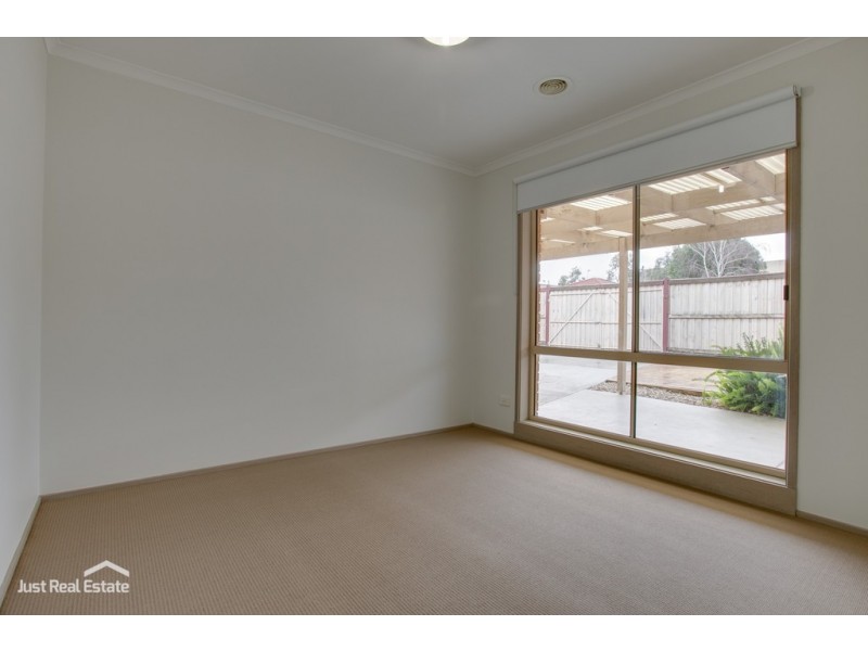 2 Mondous Court, Berwick VIC 3806