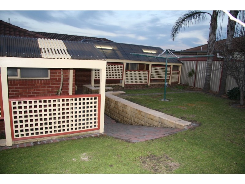 24 Courtenay Avenue, Cranbourne North VIC 3977