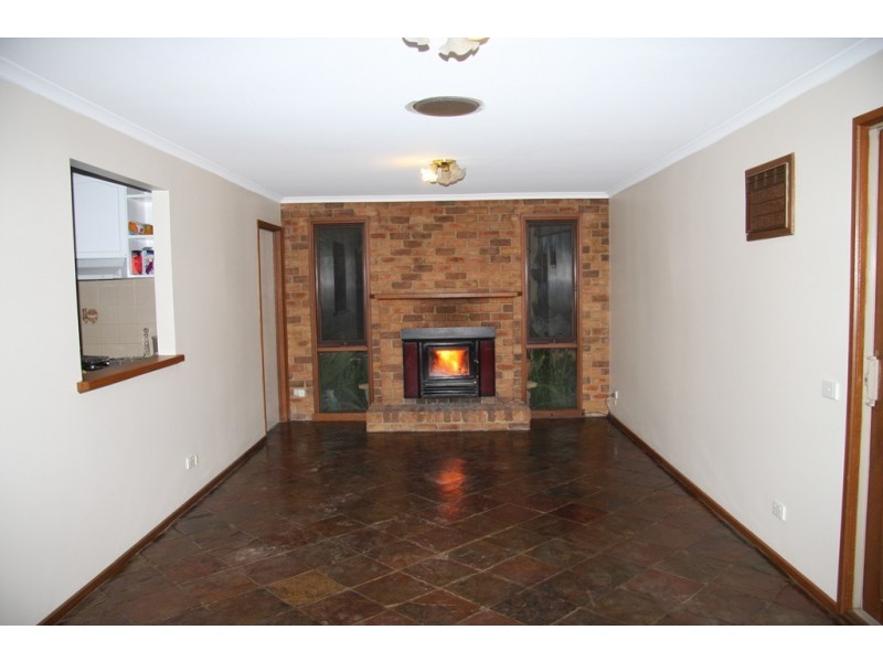 24 Courtenay Avenue, Cranbourne North VIC 3977