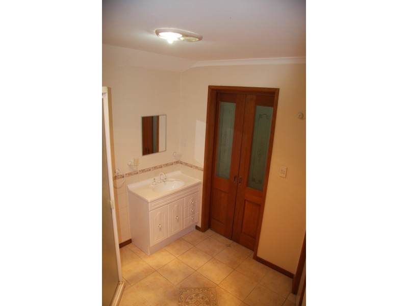 24 Courtenay Avenue, Cranbourne North VIC 3977