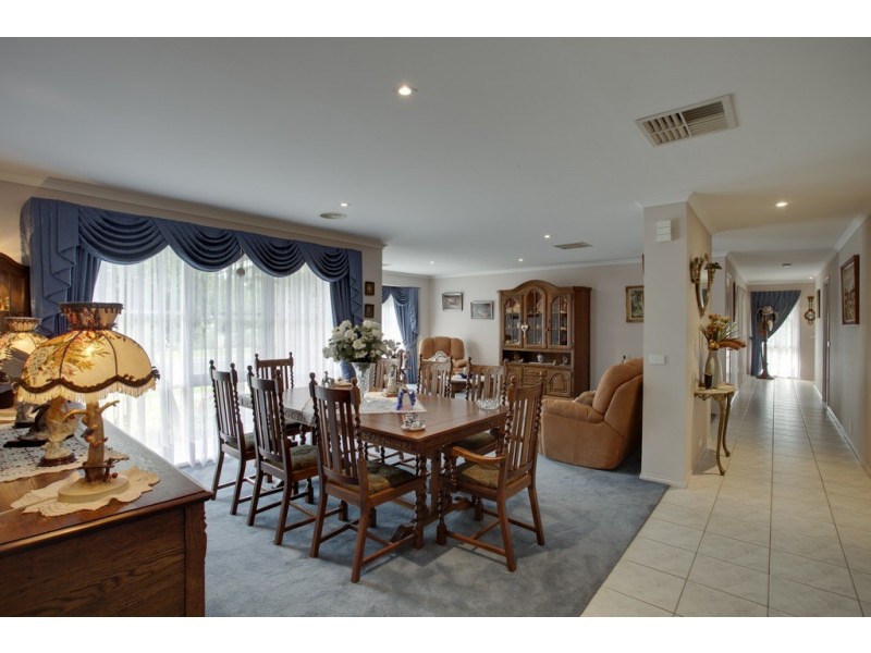 54 Melville Park Drive, Berwick VIC 3806