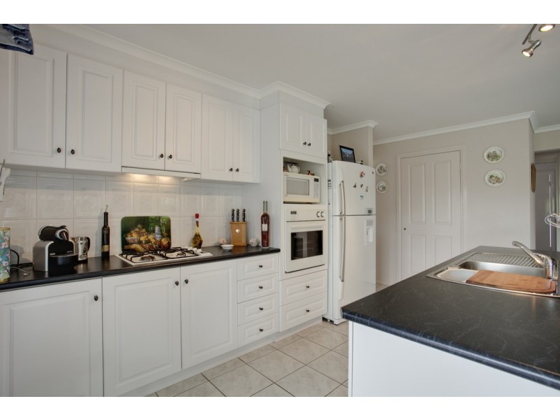 54 Melville Park Drive, Berwick VIC 3806