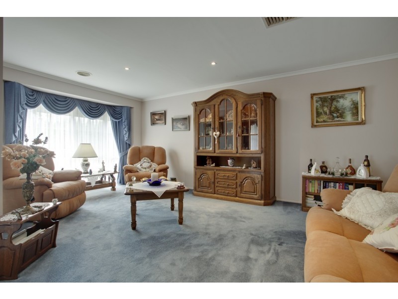 54 Melville Park Drive, Berwick VIC 3806