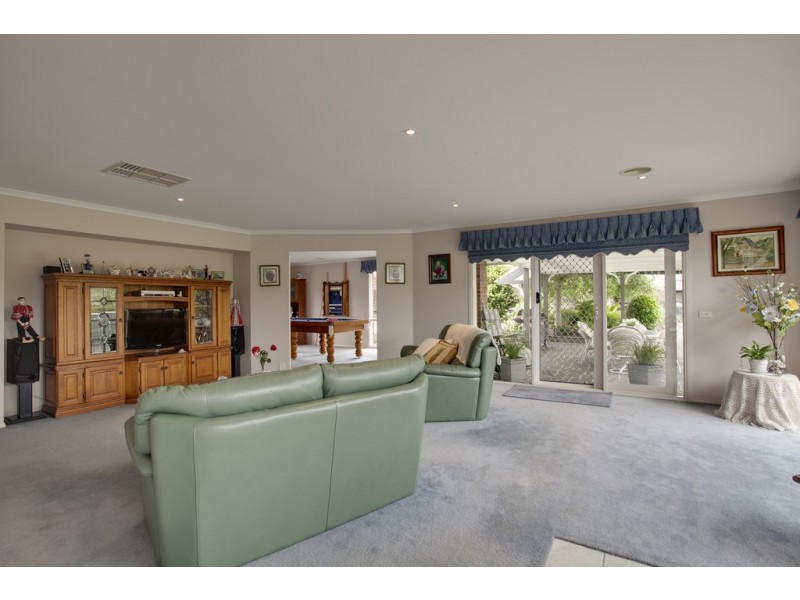 54 Melville Park Drive, Berwick VIC 3806