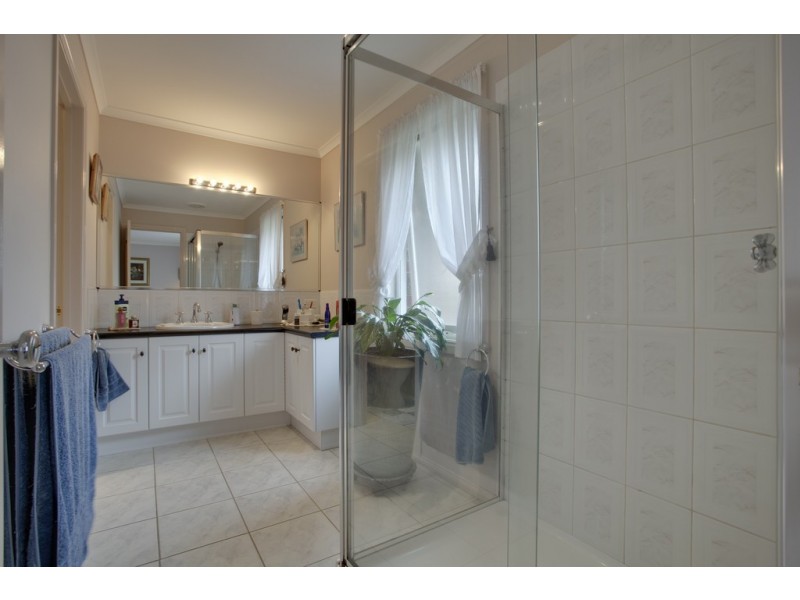 54 Melville Park Drive, Berwick VIC 3806