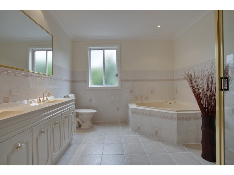 55 Telford Drive, Berwick VIC 3806