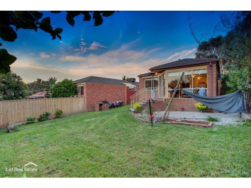 29 Valley View Crescent, Berwick VIC 3806