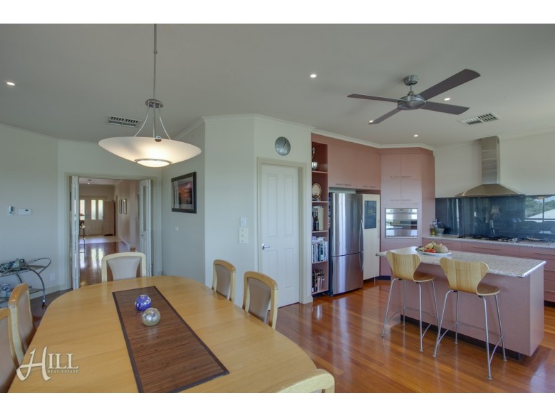 19 Grantham Crescent, Berwick VIC 3806