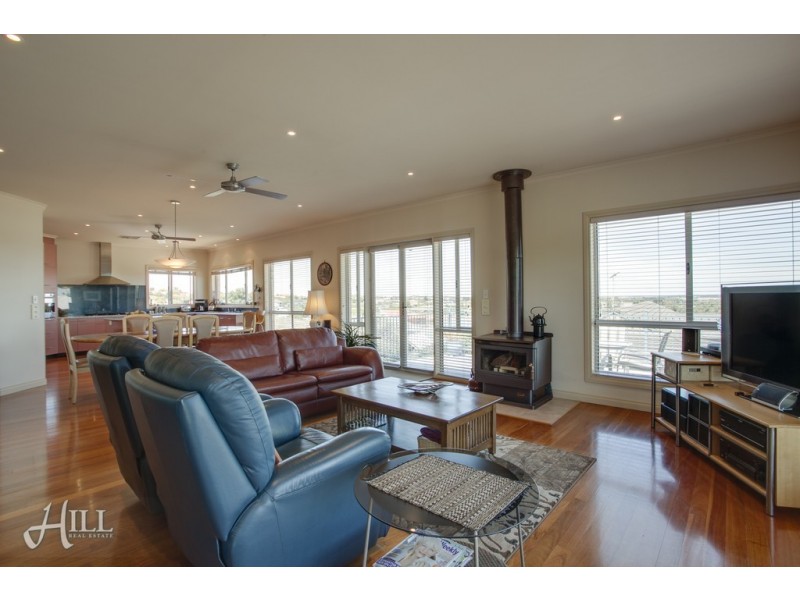 19 Grantham Crescent, Berwick VIC 3806